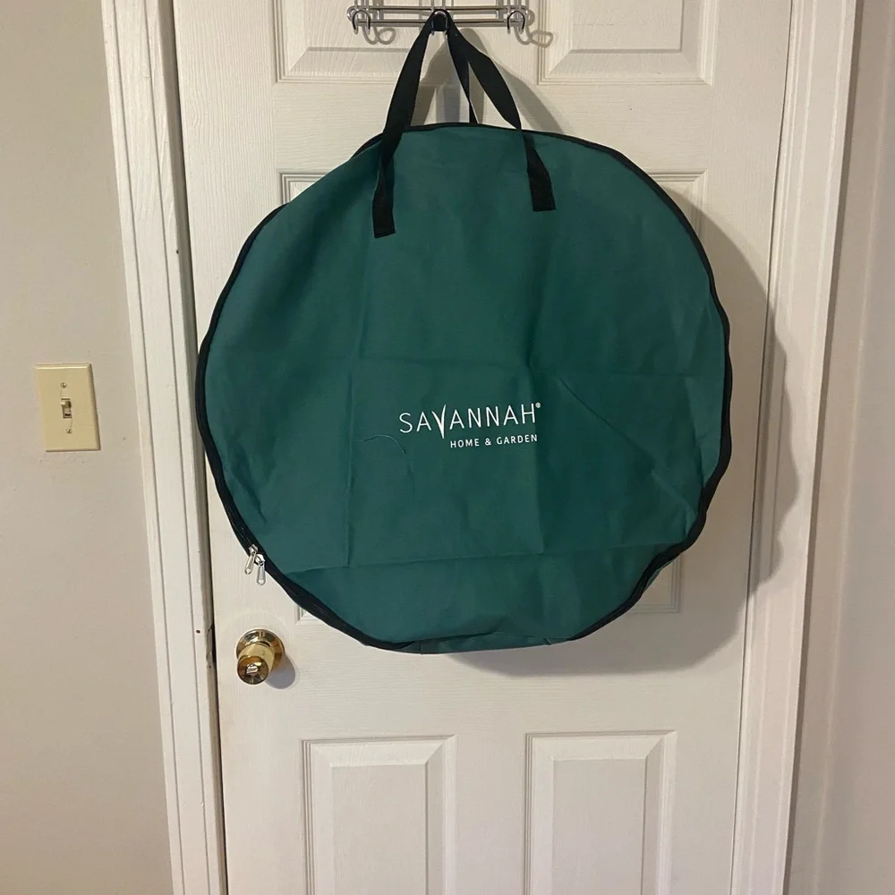 Savannah Home & Garden Green Wreath Storage Bag
